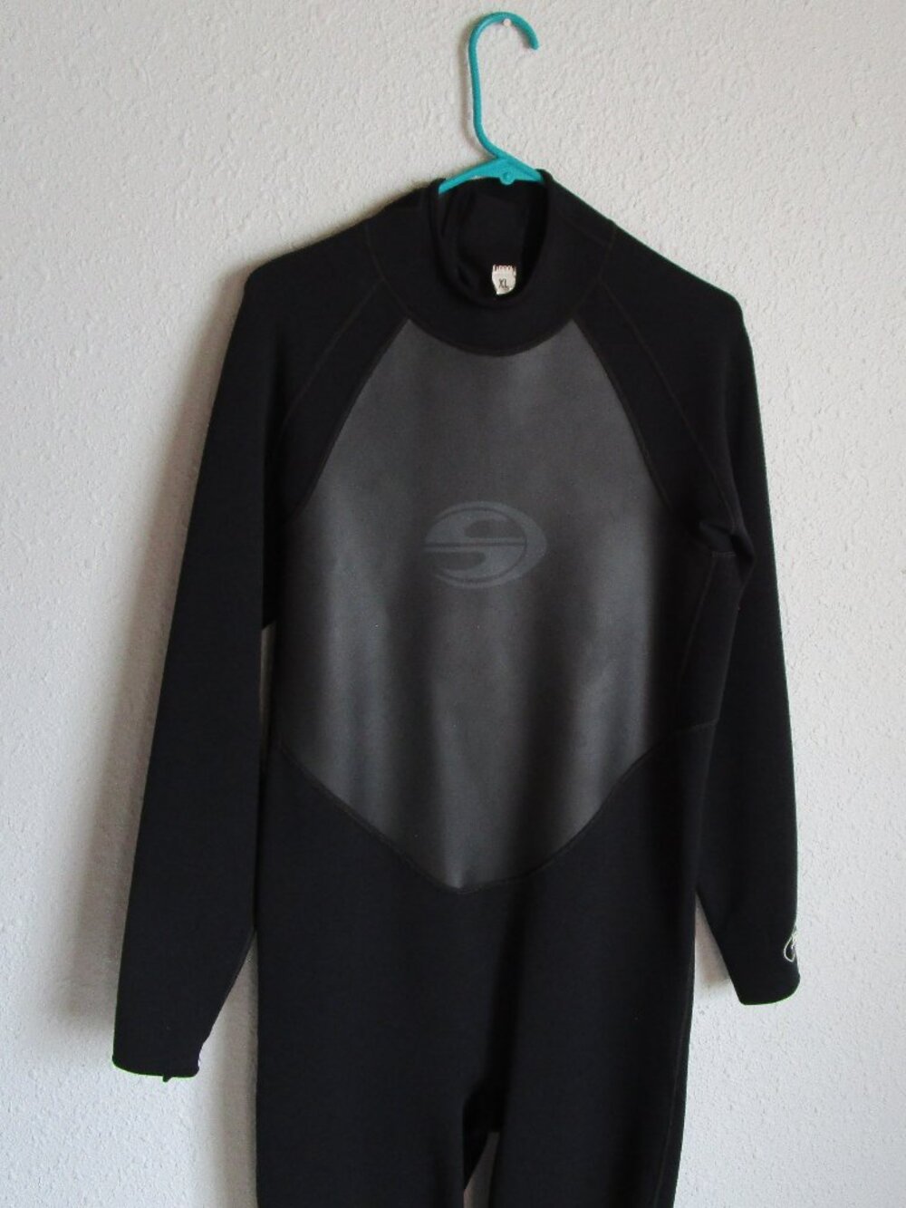 Black Wetsuit Womens XL .5m thin Deep See, gently used. Full length